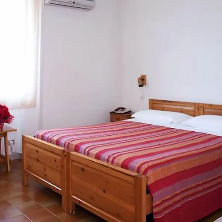Maladroxia Hotel